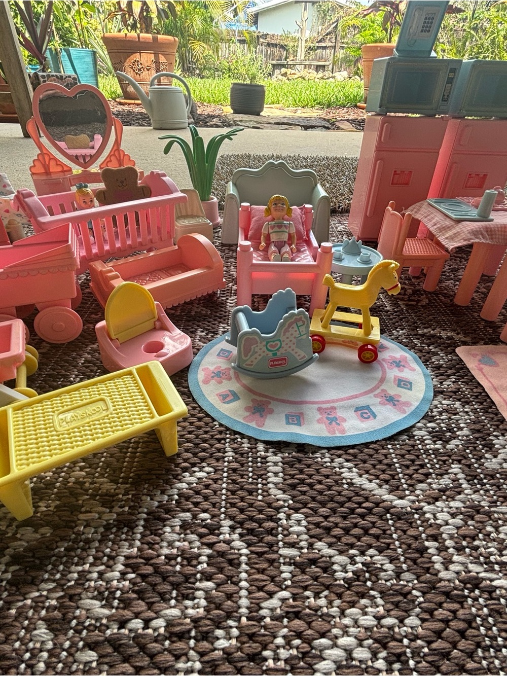 Playskool 1990 Dollhouse pieces